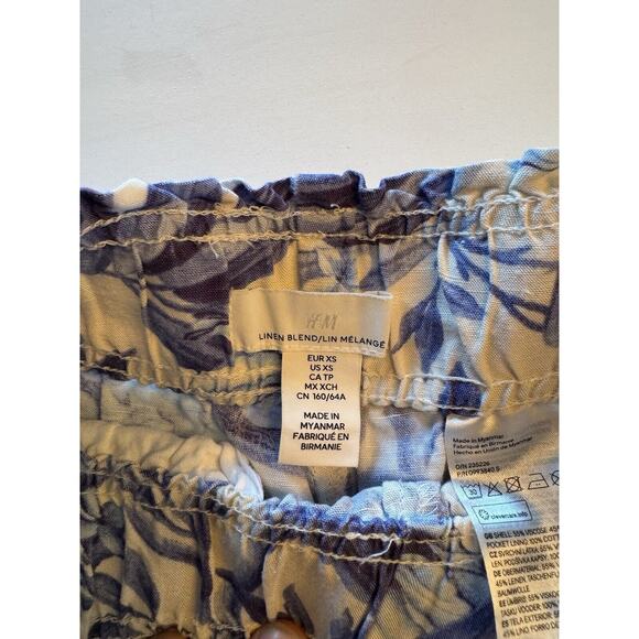 H&M Size XS Blue Off White Floral Linen Blend Elastic Waist Pockets Shorts - Picture 3 of 6